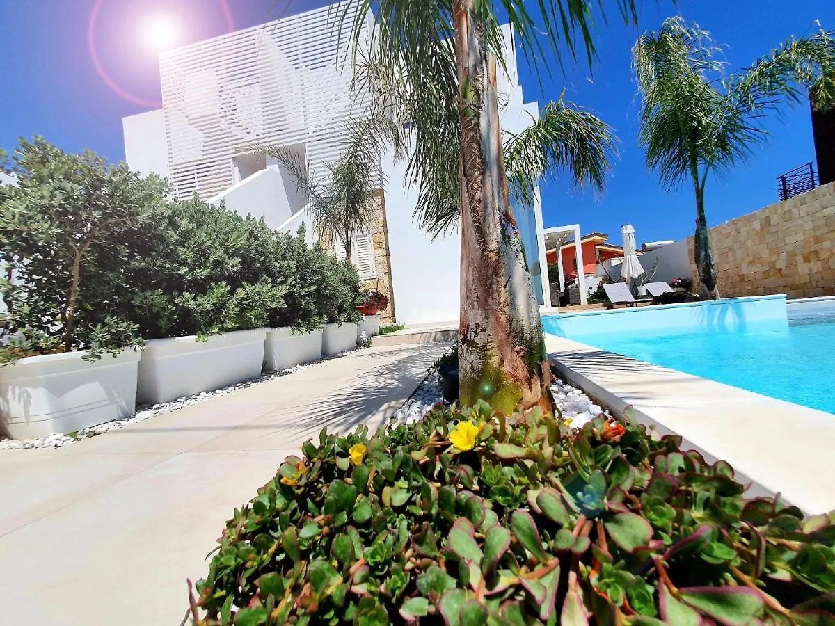 La Perla Di Marzamemi Villa