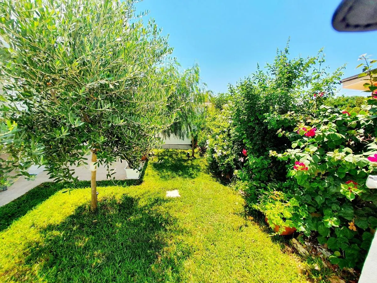 La Perla Di Marzamemi Villa 0*,
